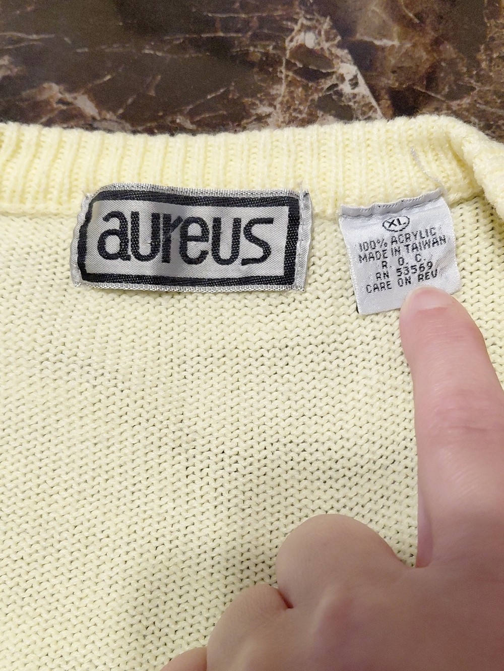 Vintage 1980s Aureus Size XL Yellow V-Neck Knit Pullover Sweater - Picture 5 of 6